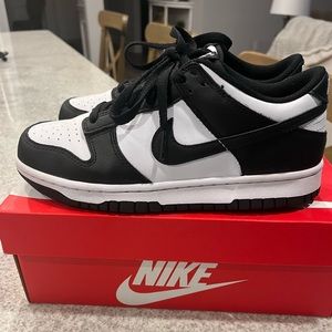 EUC Nike Dunks-Panda youth 6.5